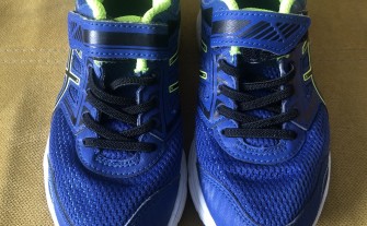 Sprzedam buty dla chłopca ASICS rozmiar 31,5 – 19.5 cm.