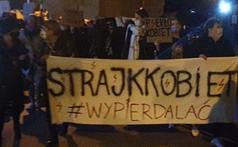Mieszkańcy Dobczyc dołączają do strajku kobiet. Protestujący przeszli ulicami miasta