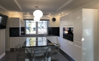 Zatrudnię stolarza meblowego