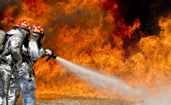 Nowa generacja hełmów pożarniczych Rosenbauer Heros Titan