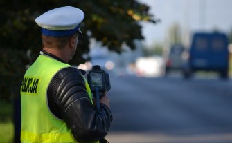 Trzemeśnia. Jechał 130 km/h w terenie zabudowanym. Stracił prawo jazdy, ale to nie wszystko