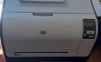 Sprzedam drukarkę HP CP1525n color