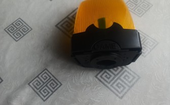 Lampa sygnalizacyjna do bramy