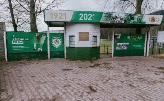 Wejście na stadion Dalinu Myślenice w takim wydaniu to już historia. Właśnie przestało istnieć
