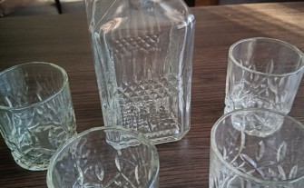 Zestaw karafka plus 4 szklanki