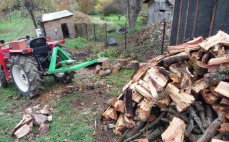 Usługi Rębakiem Świdrowym (Łupanie,rąbanie drewna)