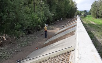 Trwa remont zapory bocznej „Myślenice” i budowa ścieżki rowerowej