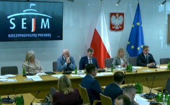 Trwają prace nad zniesieniem dwukadencyjności. Przed wyborami krzesła wójtów, burmistrzów i prezydentów miast robią się gorące