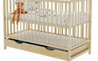 Drewniane łóżeczko dla dziecka