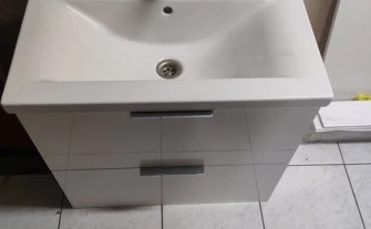 Umywalka Roca + Bateria z szafką wiszącą 60