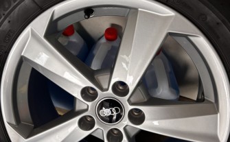 Audi rozmiar 215/55/17 opony zimowe Bridgestone, dot24