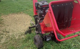 Usługi Rozdrabniaczem do gałęzi,zrebkowanie,Usługi Rąbania drewna rębakiem świdrowym