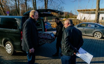 Zorganizowali „pogrzeb” projektu trasy S7 Kraków-Myślenice. Kondukt przeciwników drogi wyjechał z Zarabia