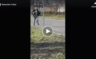 Myślenice. Z nożem i kijem wtargnął do jednej z firm. Zginął podczas interwencji policji. Służby publikują nagranie