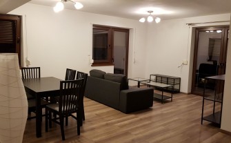 Słoneczne i jasne mieszkanie dwupokojowe na 1. piętrze w scisłym centrum Myślenic