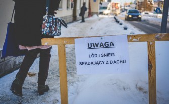 Kto powinien odśnieżać chodniki? System jest wadliwy. Starosta zapowiada zmiany
