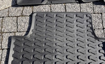 Chodniczki gumowe Audi Q2