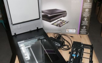 Sprzedam skaner płaski z przystawką do negatywów