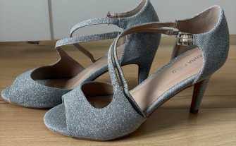 Srebrne sandały rozmiar 39