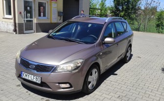 Sprzedam Kia cee'd SW 1.6 2011