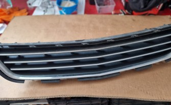 Kratka zderzaka chrom Astra H polift
